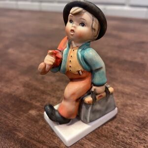 Goebel Hummel "Merry Wanderer" figurineHUM 11/0